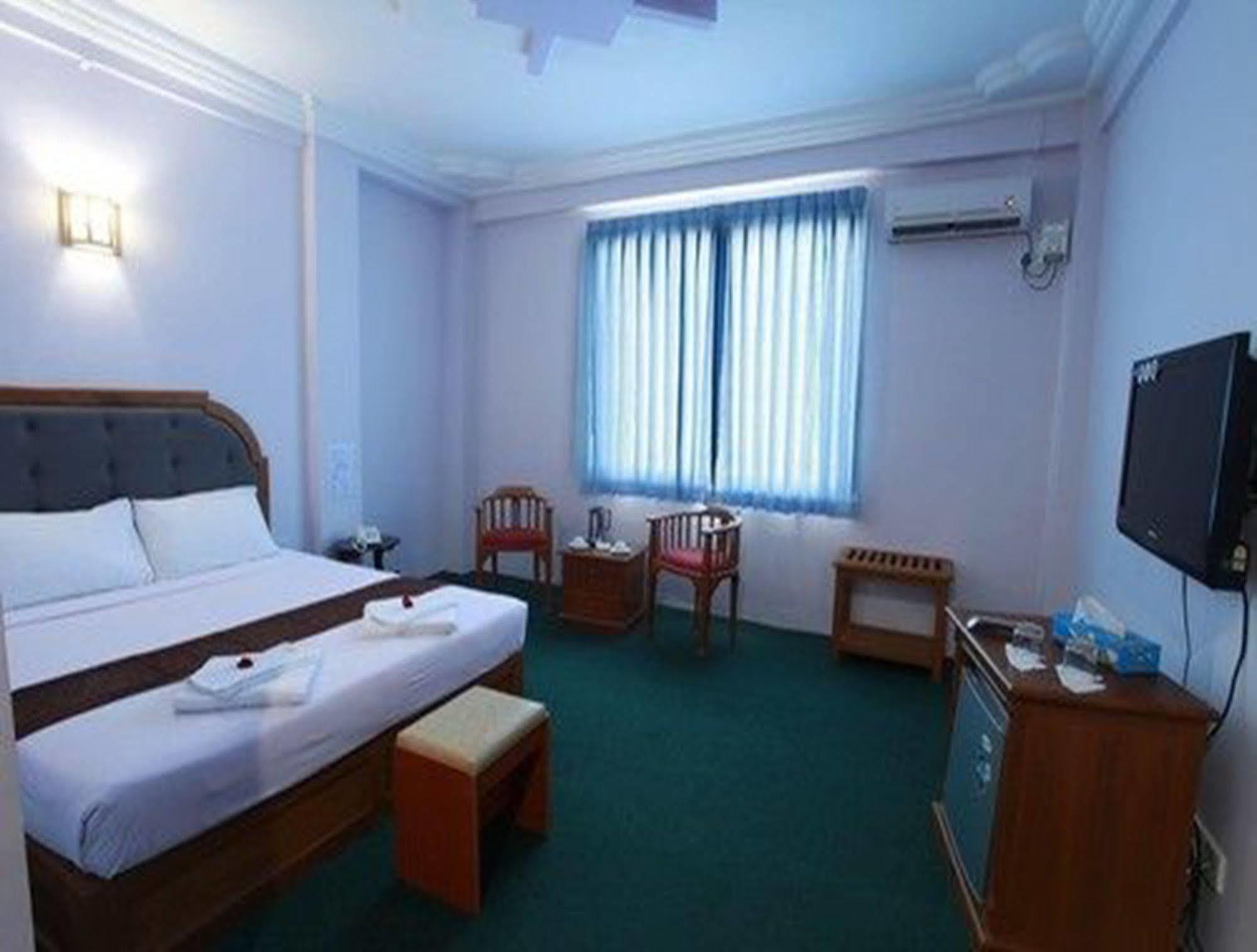Hotel Glory Yangon Exterior photo